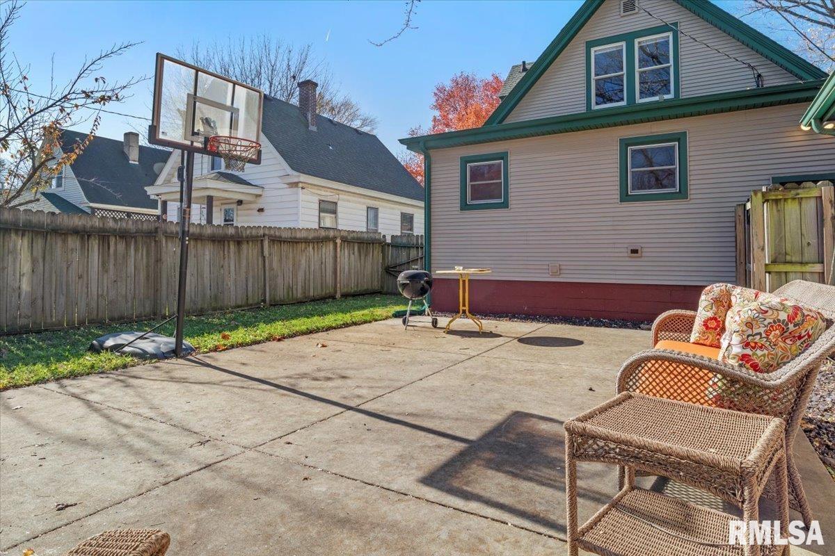 212 North English Avenue Springfield, IL 62702 - Photo 32 of 34 Gallery Image 32