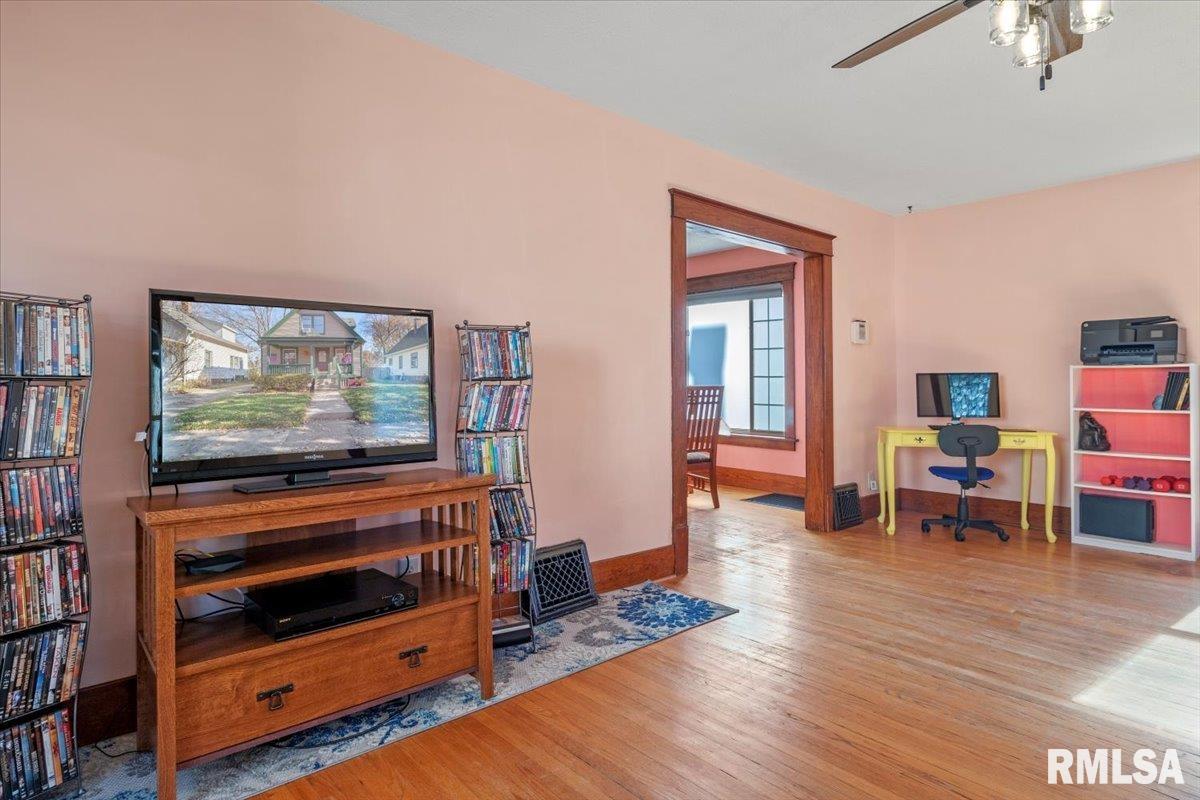 212 North English Avenue Springfield, IL 62702 - Photo 8 of 34 Gallery Image 8