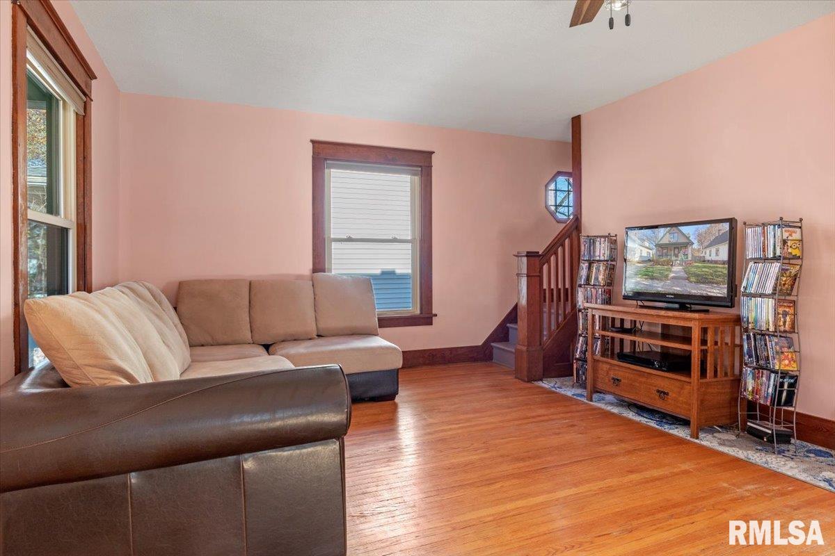 212 North English Avenue Springfield, IL 62702 - Photo 9 of 34 Gallery Image 9