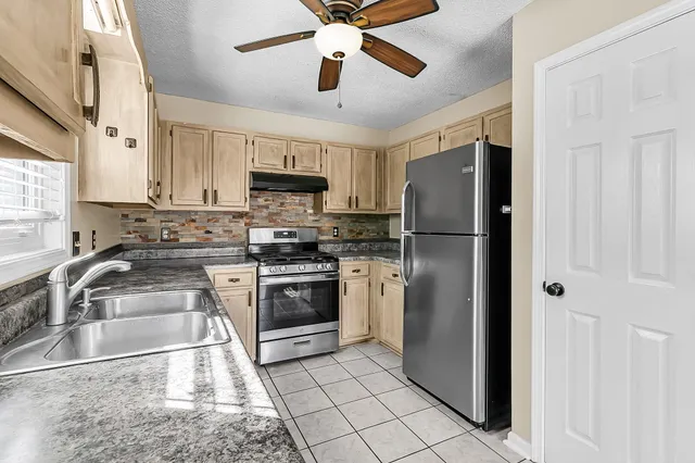 $2,200 | 111 Hopper Drive, Summerville, SC 29486