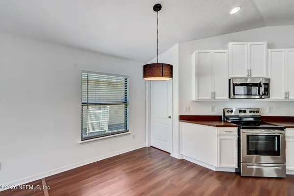 $2,500 | 566 Longmill Lane, Orange Park, FL 32065