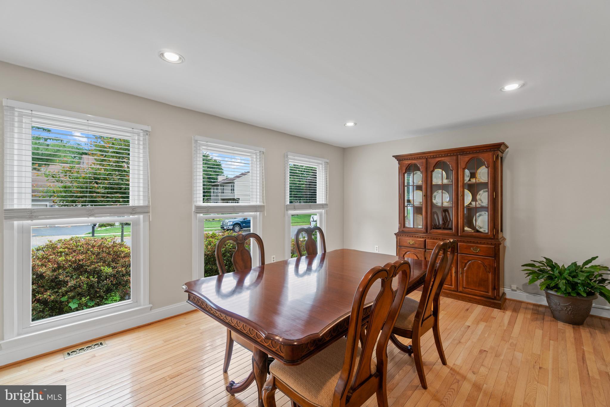 13368 Point Rider Lane Herndon, VA 20171 - Photo 8 of 60 Enormous front room w/hardwood floors