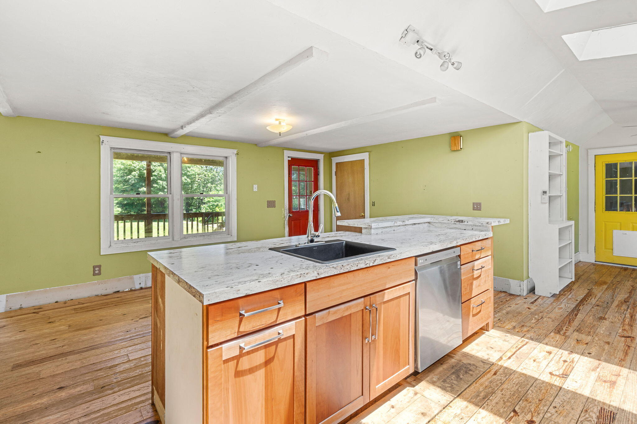 276 West Street Biddeford, ME 04005 - Photo 8 of 62 35-web-or-mls-LLP_JLB00278