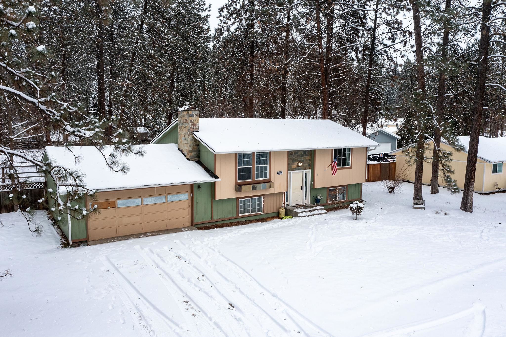 12820 West Shore Road Nine Mile Falls, WA 99026 - Photo 11 of 43