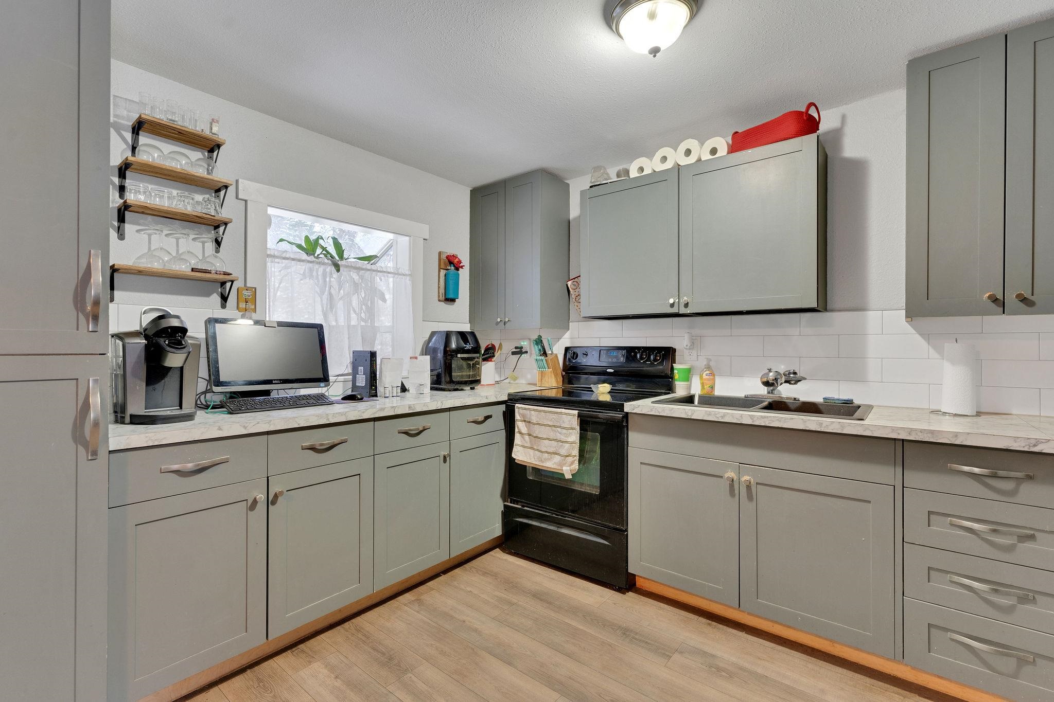 12820 West Shore Road Nine Mile Falls, WA 99026 - Photo 27 of 43