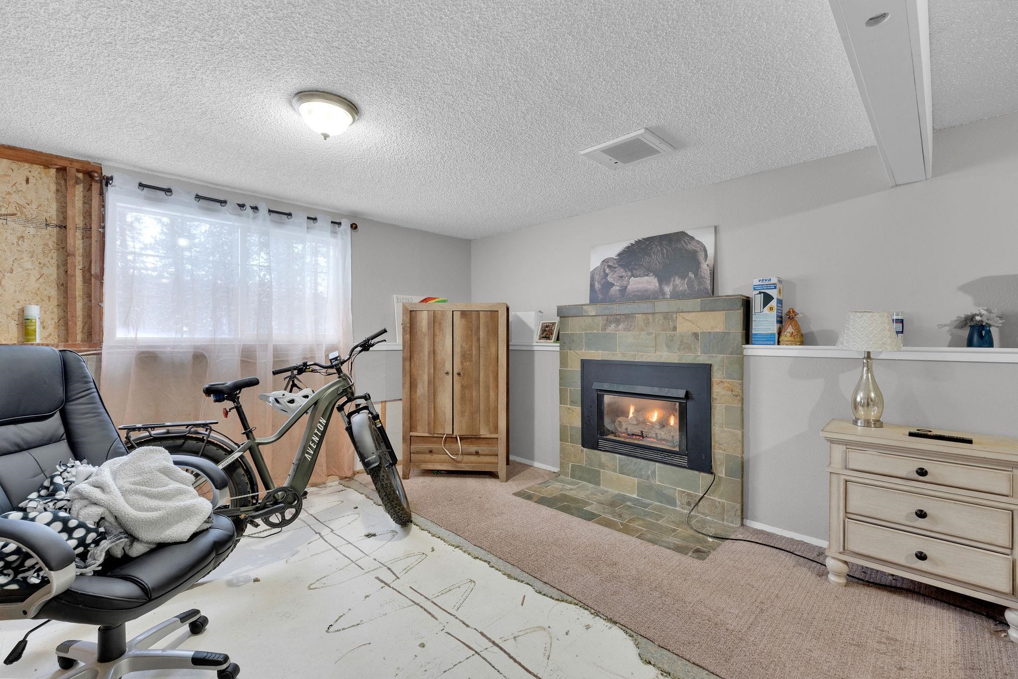 12820 West Shore Road Nine Mile Falls, WA 99026 - Photo 30 of 43