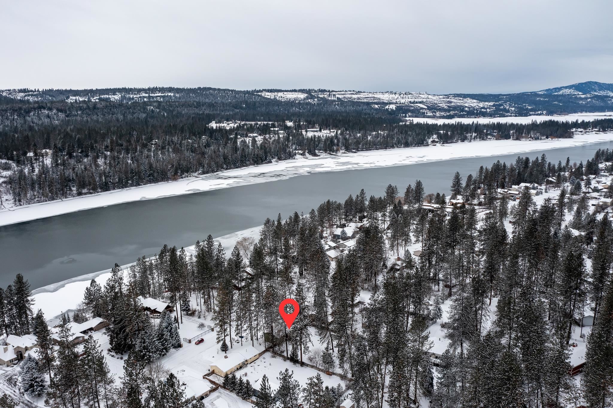 12820 West Shore Road Nine Mile Falls, WA 99026 - Photo 3 of 43