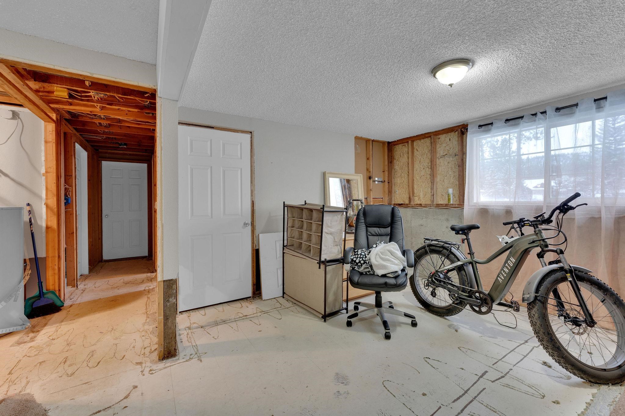 12820 West Shore Road Nine Mile Falls, WA 99026 - Photo 31 of 43