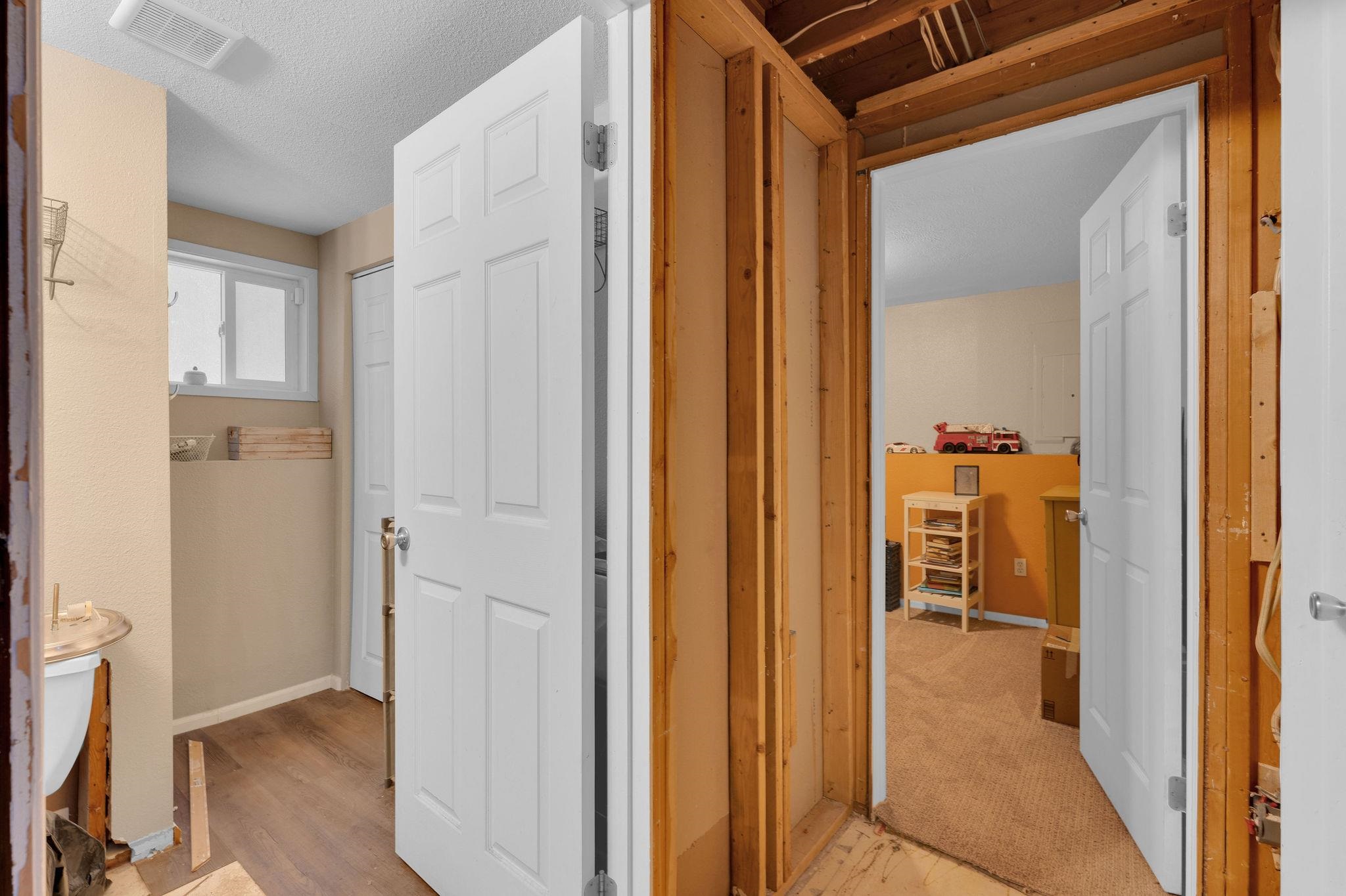 12820 West Shore Road Nine Mile Falls, WA 99026 - Photo 34 of 43