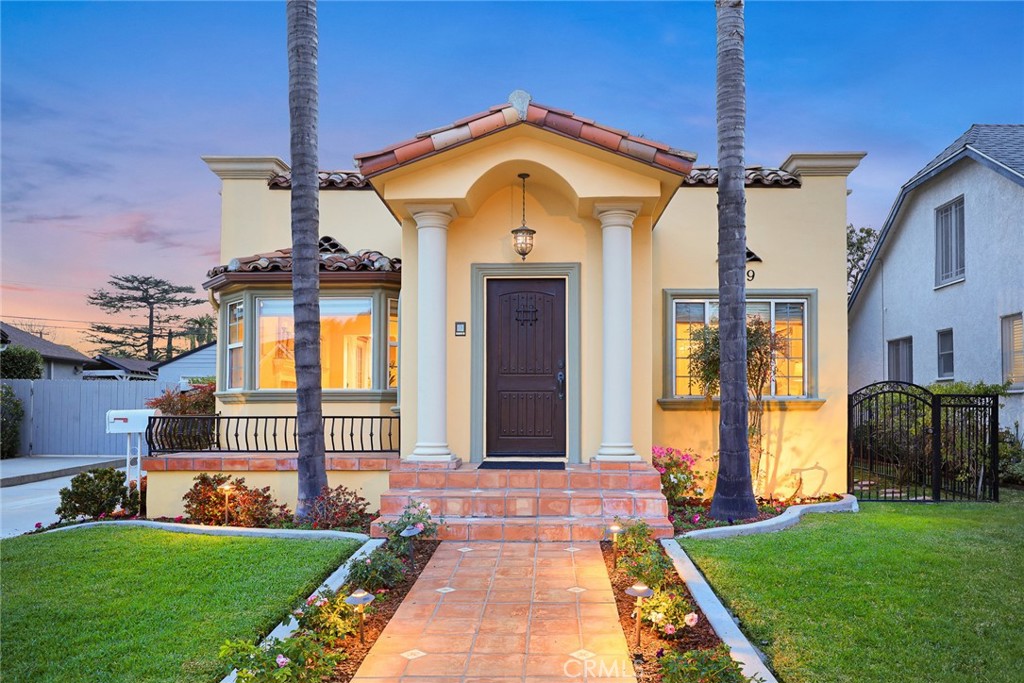 299 Virginia Avenue Pasadena, CA 91107 - Photo 2 of 45