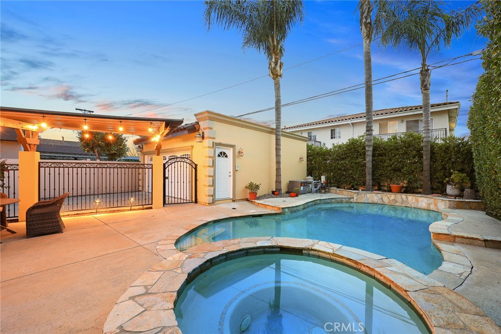 299 Virginia Avenue Pasadena, CA 91107 - Photo 36 of 45