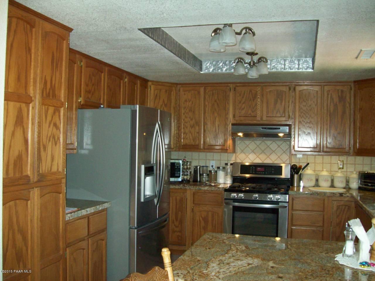 1860 North Moon Shadow Road Chino Valley, AZ 86323 - Photo 3 of 28 1st view of kitchen with granite counter