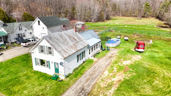 $180,000 | 131 Commercial Street, Hartland, ME 04943