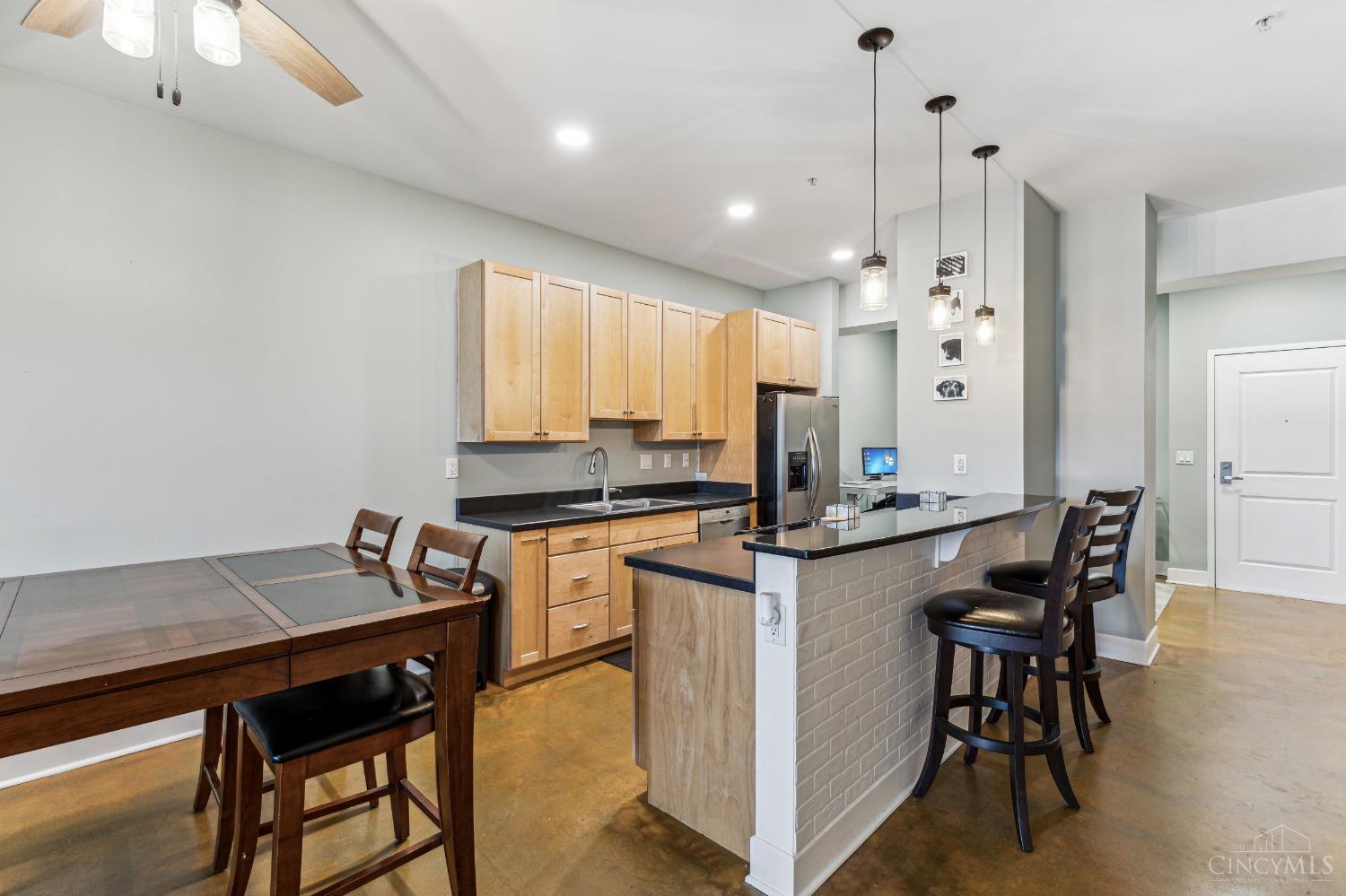 2260 Riverside Drive, Unit 205 Cincinnati, OH 45202 - Photo 17 of 37