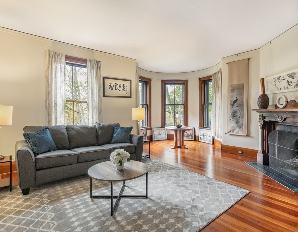 14 Stratham Road Lexington, MA 02421 - Photo 5 of 30 Gallery Image 5
