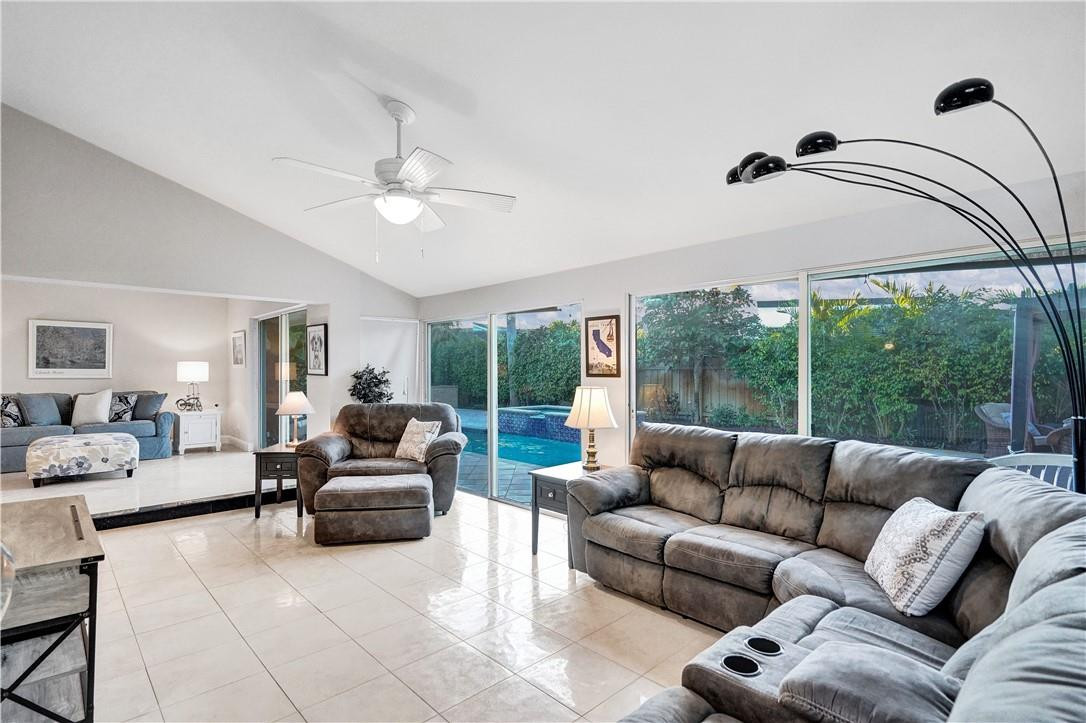 818 Foxpointe Circle Delray Beach, FL 33445 - Photo 13 of 40 Photo 13