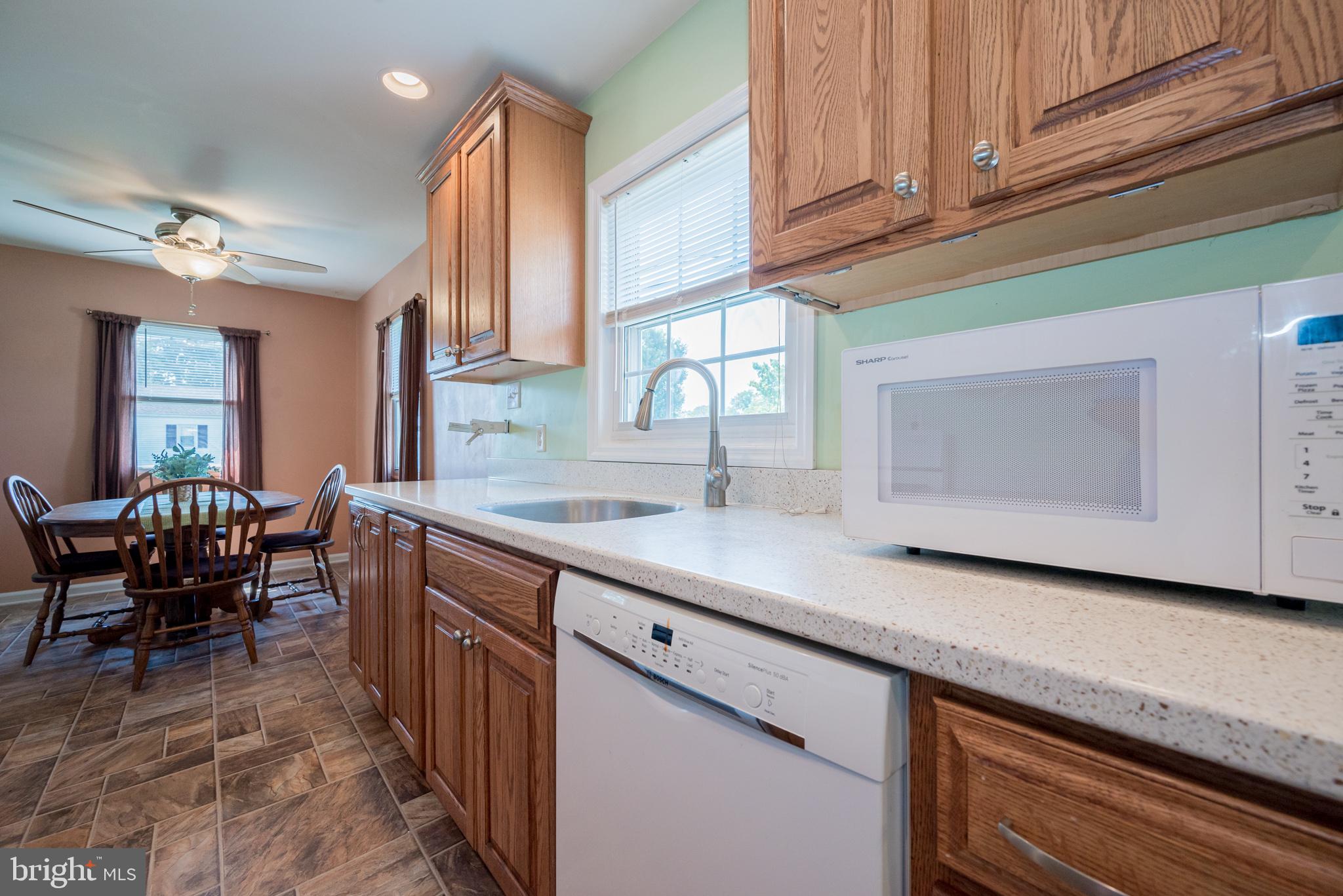 34 Lynbrook Road Wilmington, DE 19804 - Photo 9 of 18 ....and has corian counters...