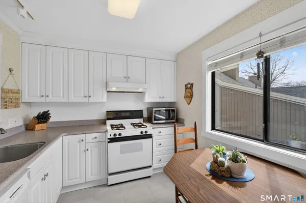 $365,000 | 196 Apache Lane, Unit A, Stratford, CT 06614