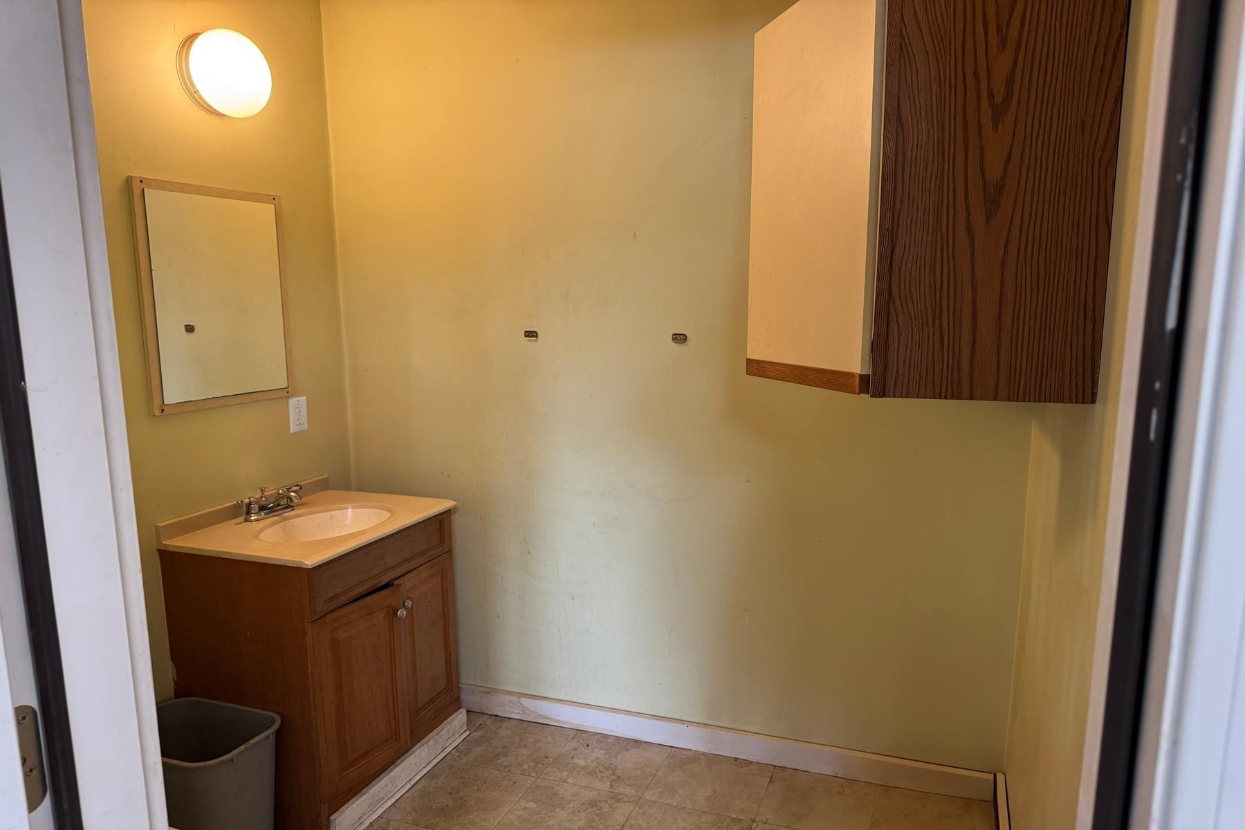 2631 North Grove Street Rutland, VT 05701 - Photo 8 of 25