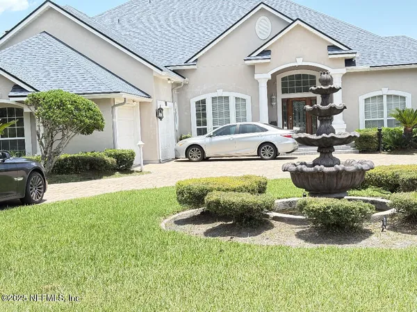 $805,000 | 2560 Country Club Boulevard, Orange Park, FL 32073