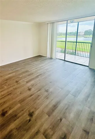 $2,150 | 3100 West Rolling Hills Circle, Unit 310, Davie, FL 33328