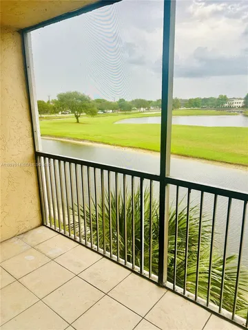 $2,150 | 3100 West Rolling Hills Circle, Unit 310, Davie, FL 33328