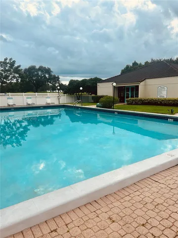 $2,150 | 3100 West Rolling Hills Circle, Unit 310, Davie, FL 33328