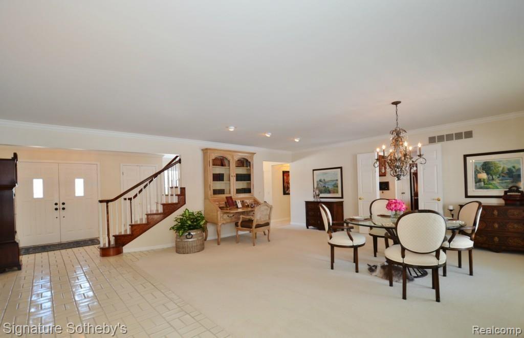 133 Chalmers Drive Rochester Hills, MI 48309 - Photo 6 of 35
