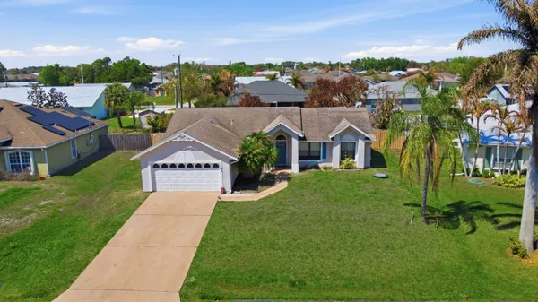 $2,650 | 183 Southwest Hide Place, Port St. Lucie, FL 34953