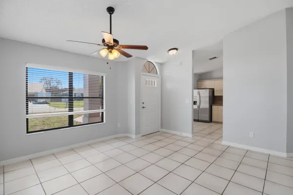 $2,650 | 183 Southwest Hide Place, Port St. Lucie, FL 34953