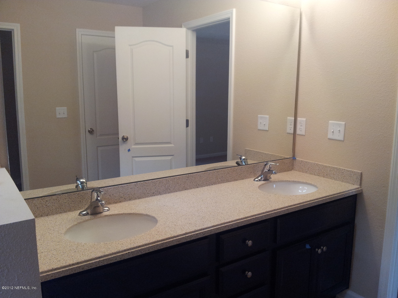 5774 Round Table Road Jacksonville, FL 32254 - Photo 4 of 43 20121211_164600