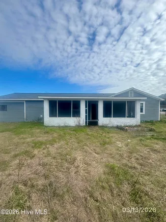 $192,000 | 203 West Volant Street, Hubert, NC 28539