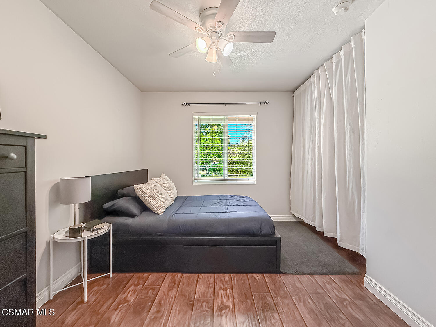 1351 Rambling Road Simi Valley, CA 93065 - Photo 34 of 70 eBedroom1-1