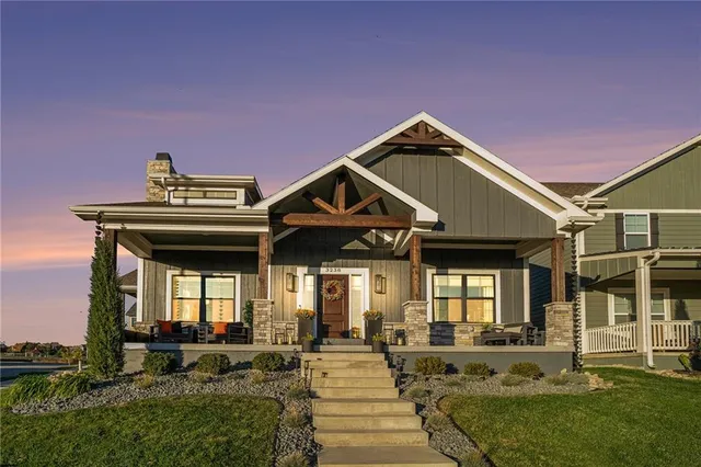 $799,950 | 3238 Southwest Pergola Park Drive, Lee's Summit, MO 64081