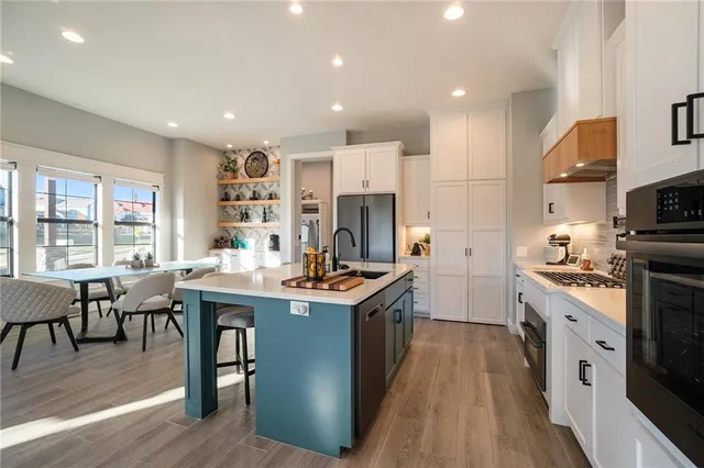 $799,950 | 3238 Southwest Pergola Park Drive, Lee's Summit, MO 64081