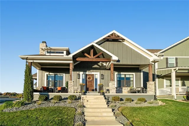 $799,950 | 3238 Southwest Pergola Park Drive, Lee's Summit, MO 64081
