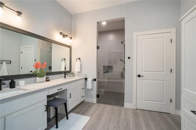 $799,950 | 3238 Southwest Pergola Park Drive, Lee's Summit, MO 64081