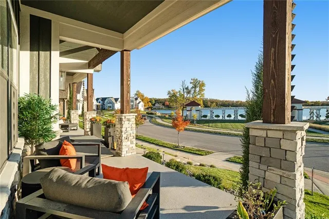 $799,950 | 3238 Southwest Pergola Park Drive, Lee's Summit, MO 64081