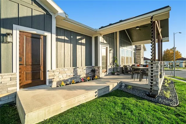 $799,950 | 3238 Southwest Pergola Park Drive, Lee's Summit, MO 64081