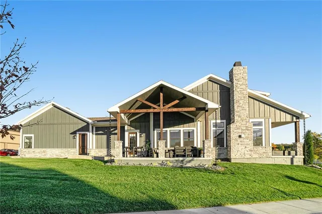 $799,950 | 3238 Southwest Pergola Park Drive, Lee's Summit, MO 64081