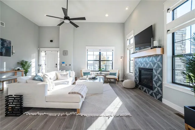 $799,950 | 3238 Southwest Pergola Park Drive, Lee's Summit, MO 64081