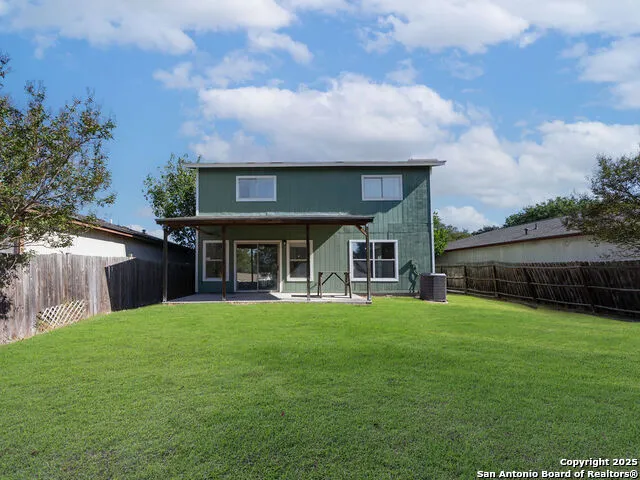 a view of a yard in front of house