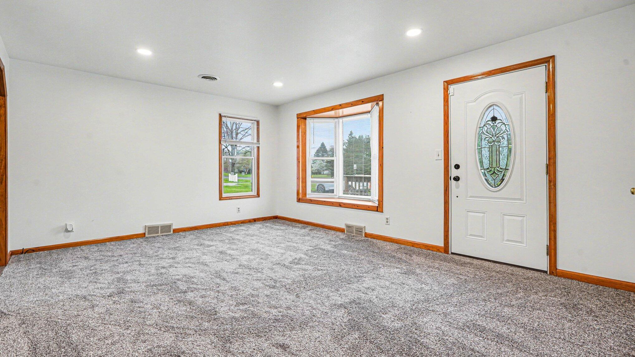 4693 Dexter-Pinckney Road Dexter, MI 48130 - Photo 8 of 21 005_file_2625