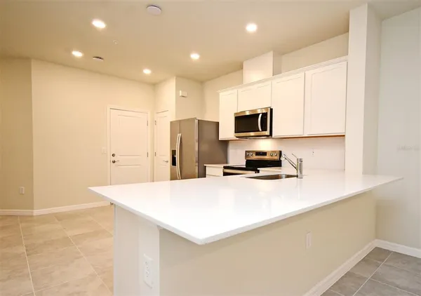 $2,300 | 3159 Emerald Acrs Lane, Sanford, FL 32771