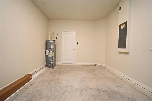 $2,300 | 3159 Emerald Acrs Lane, Sanford, FL 32771