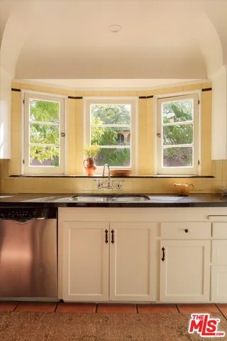 $1,699,000 | 2439 Ronda Vista Drive, Los Angeles, CA 90027