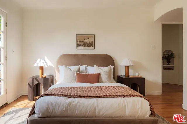 $1,699,000 | 2439 Ronda Vista Drive, Los Angeles, CA 90027