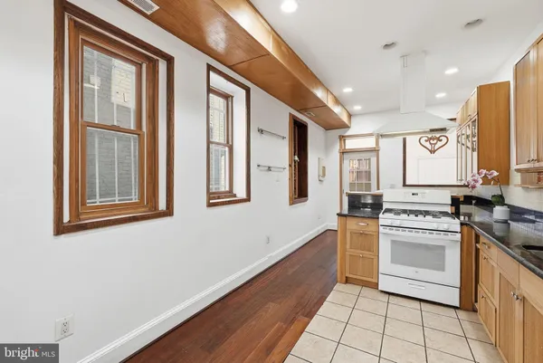 $5,500 | 1116 Monroe Street Northwest, Unit 1, Washington, DC 20010