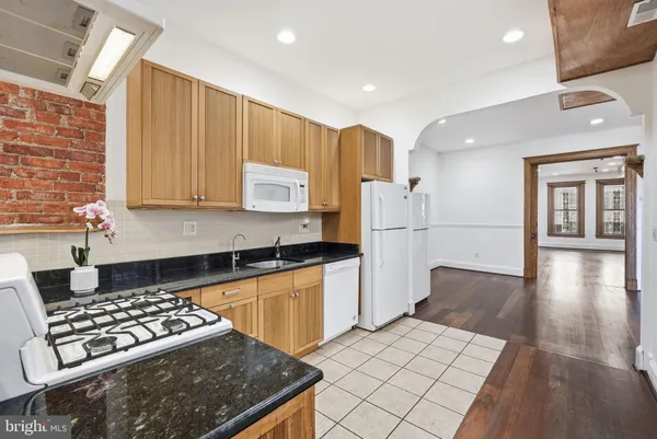 $5,500 | 1116 Monroe Street Northwest, Unit 1, Washington, DC 20010