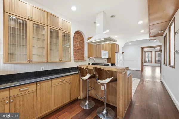 $5,500 | 1116 Monroe Street Northwest, Unit 1, Washington, DC 20010
